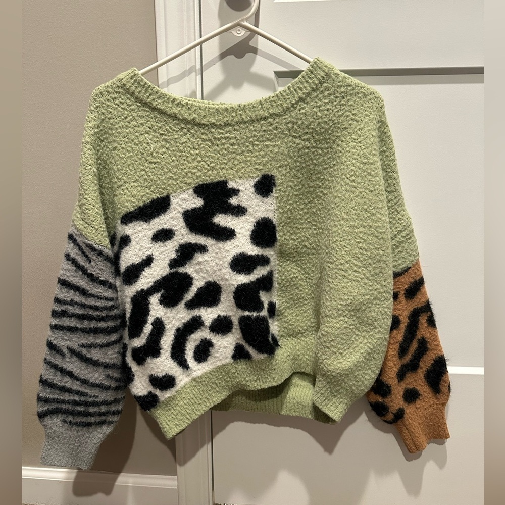 Animal print sweater (S/M)